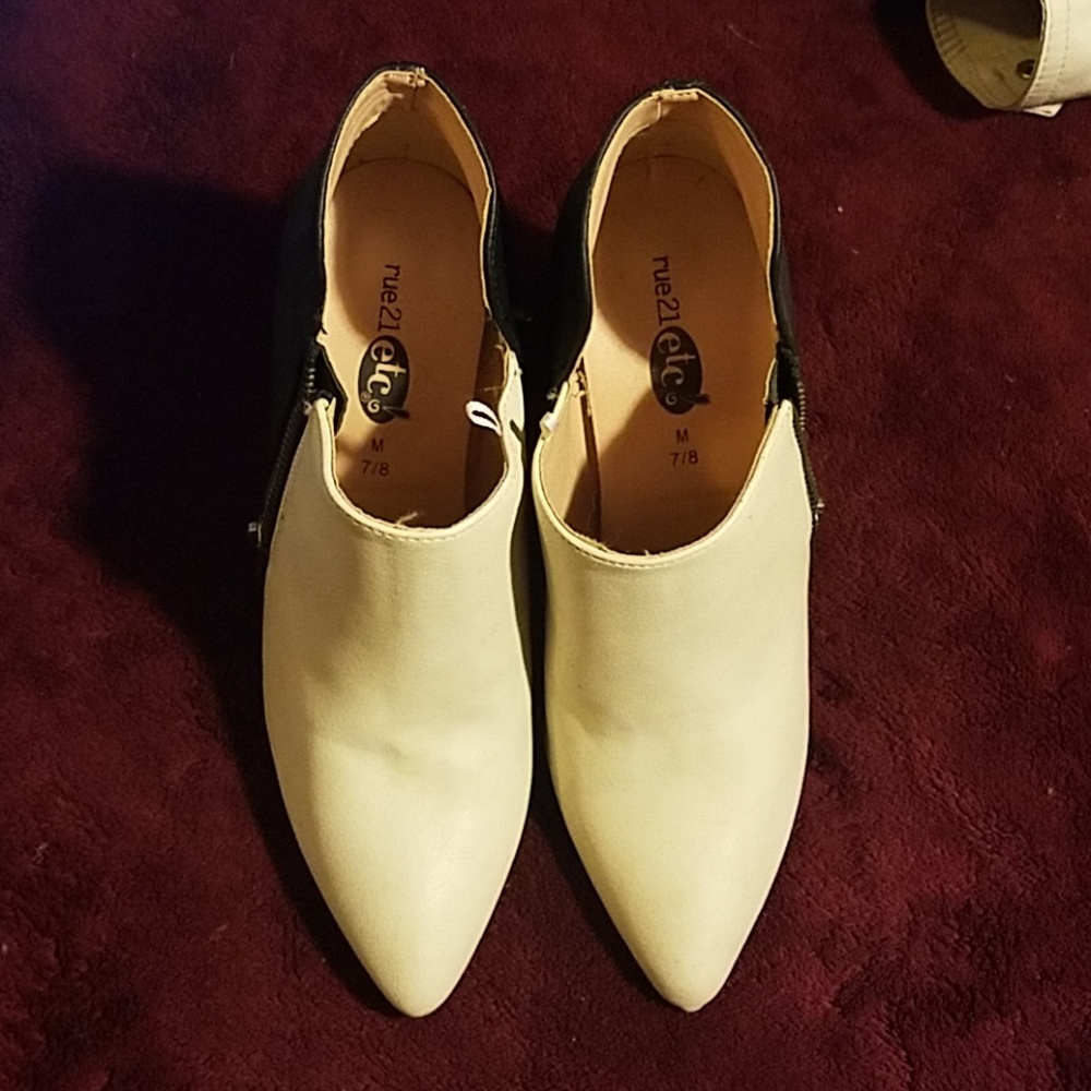 SOLD Color Block Heels - Picture 3 of 5